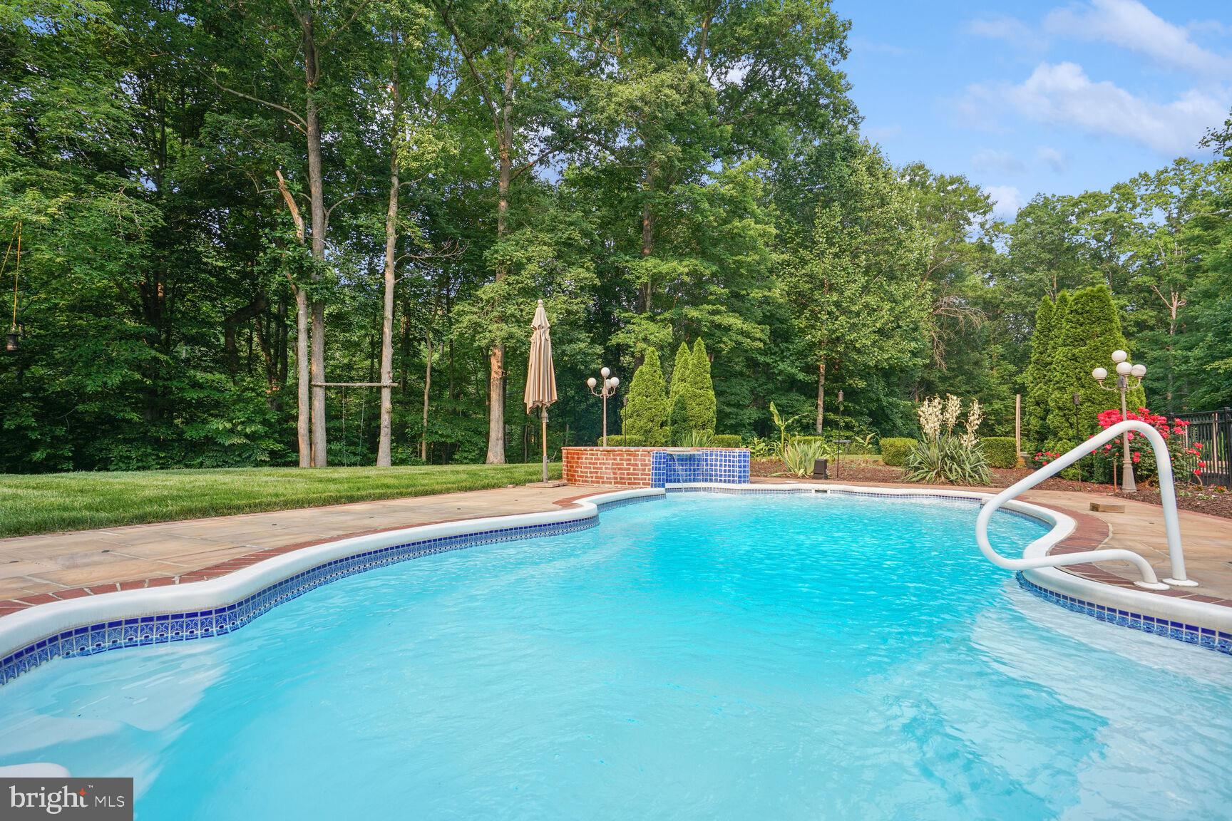 CLASSIC LAKES - Residential