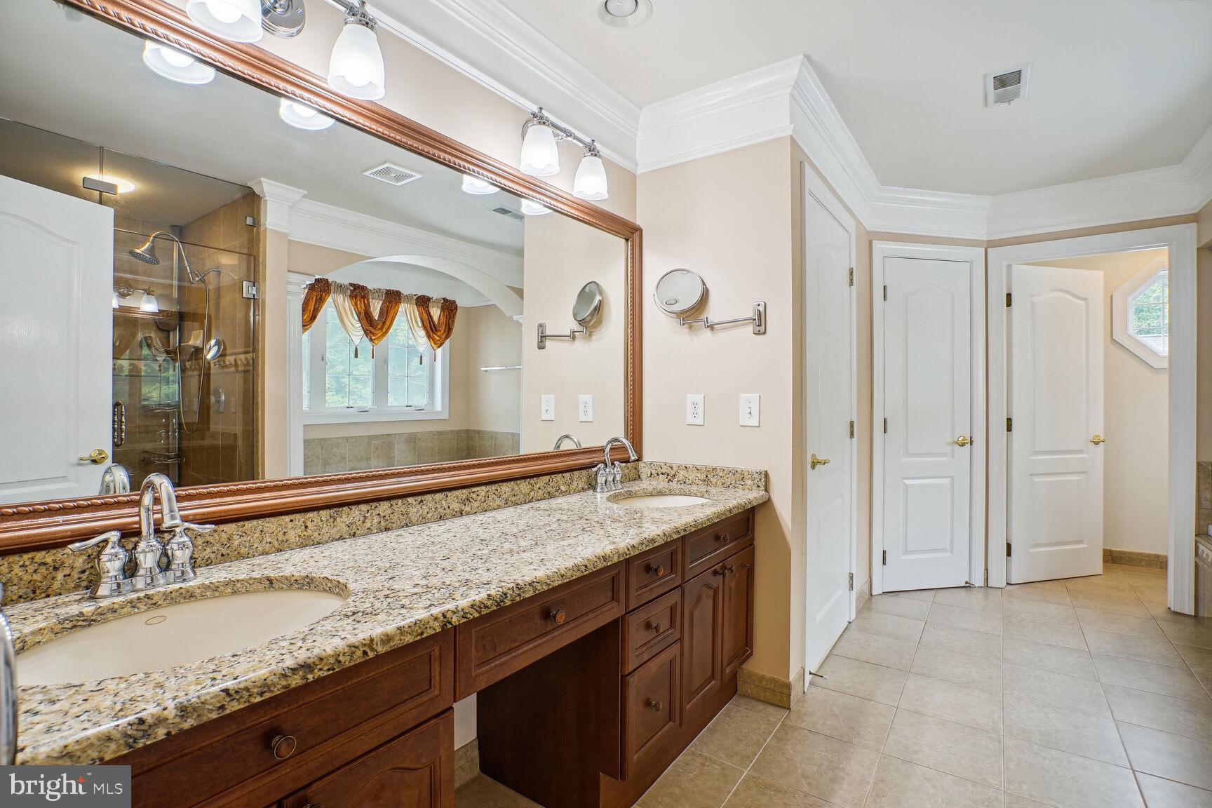 CLASSIC LAKES - Residential