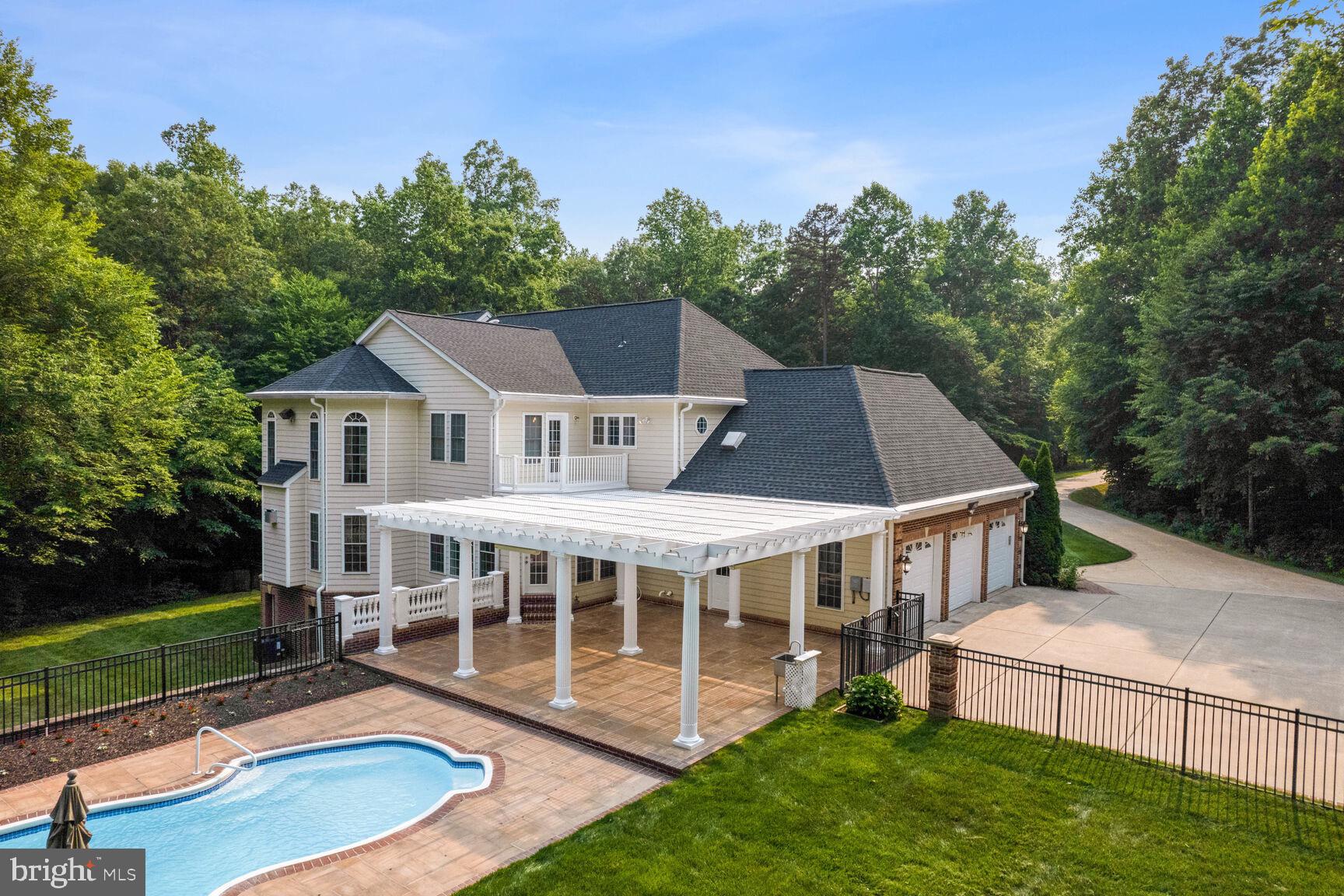 CLASSIC LAKES - Residential