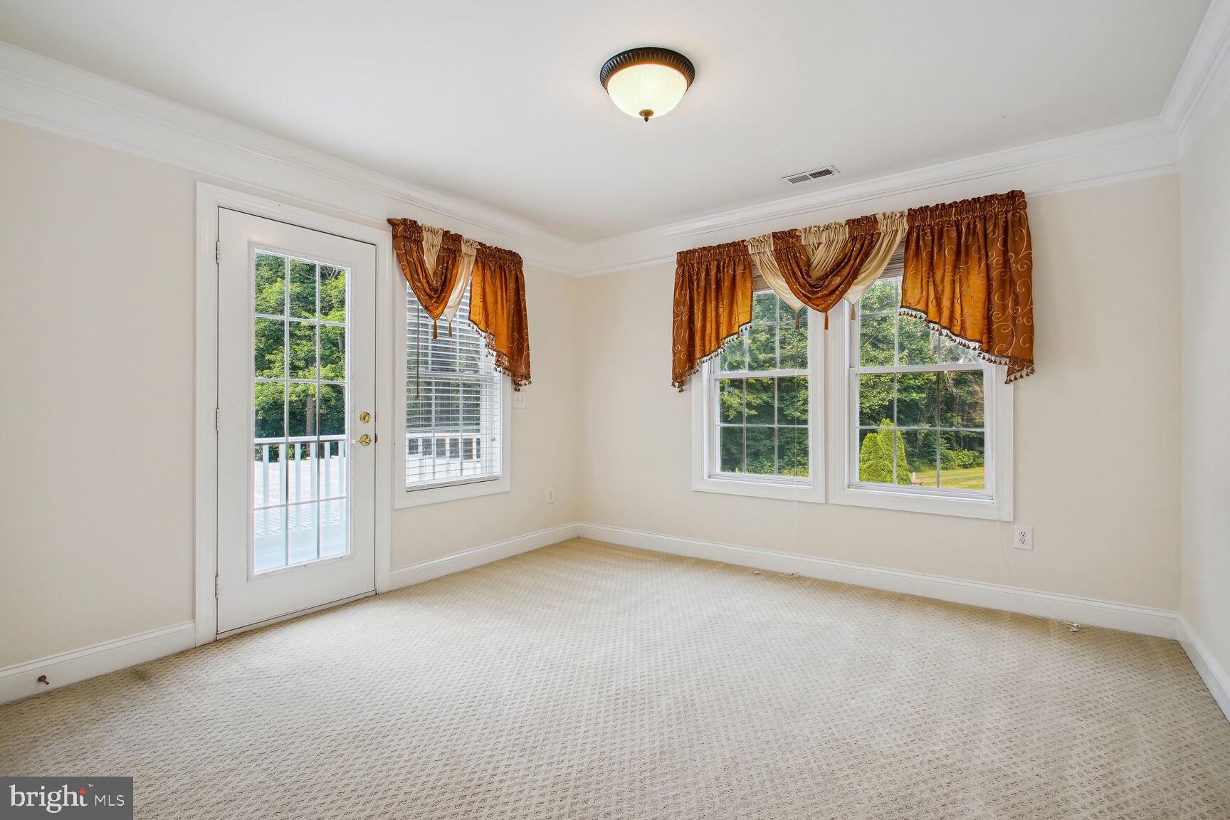 CLASSIC LAKES - Residential