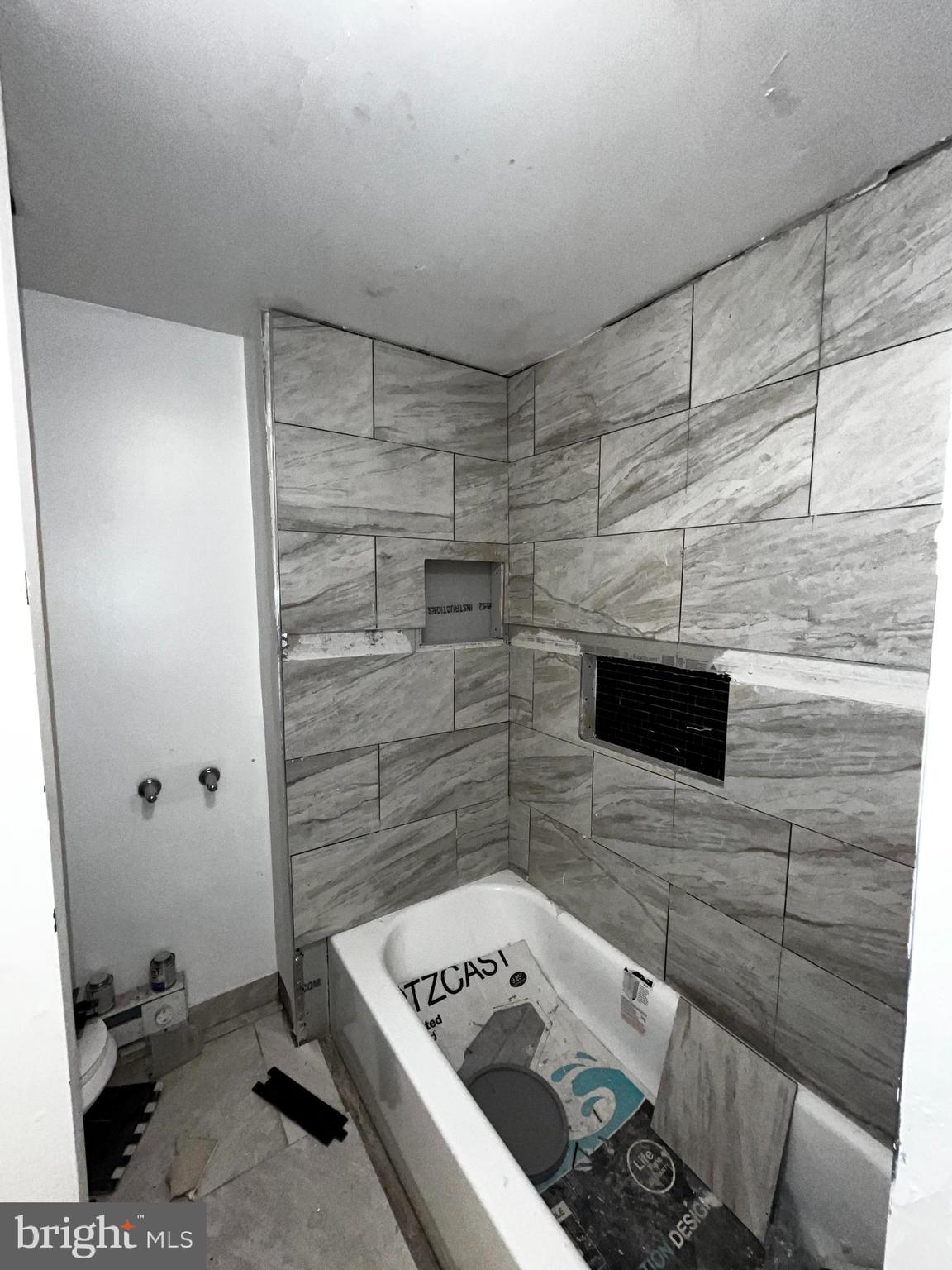 402 LA CASCATA TNHS