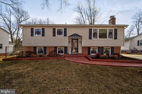 5911 BOND COURT ALEXANDRIA VA 22315