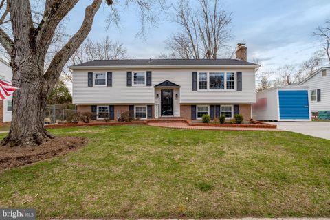 5911 BOND COURT ALEXANDRIA VA 22315