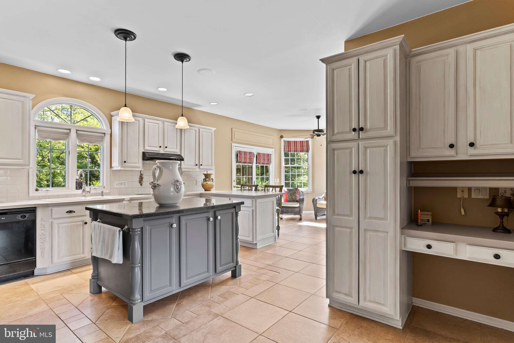 FLORIBUNDA - Residential