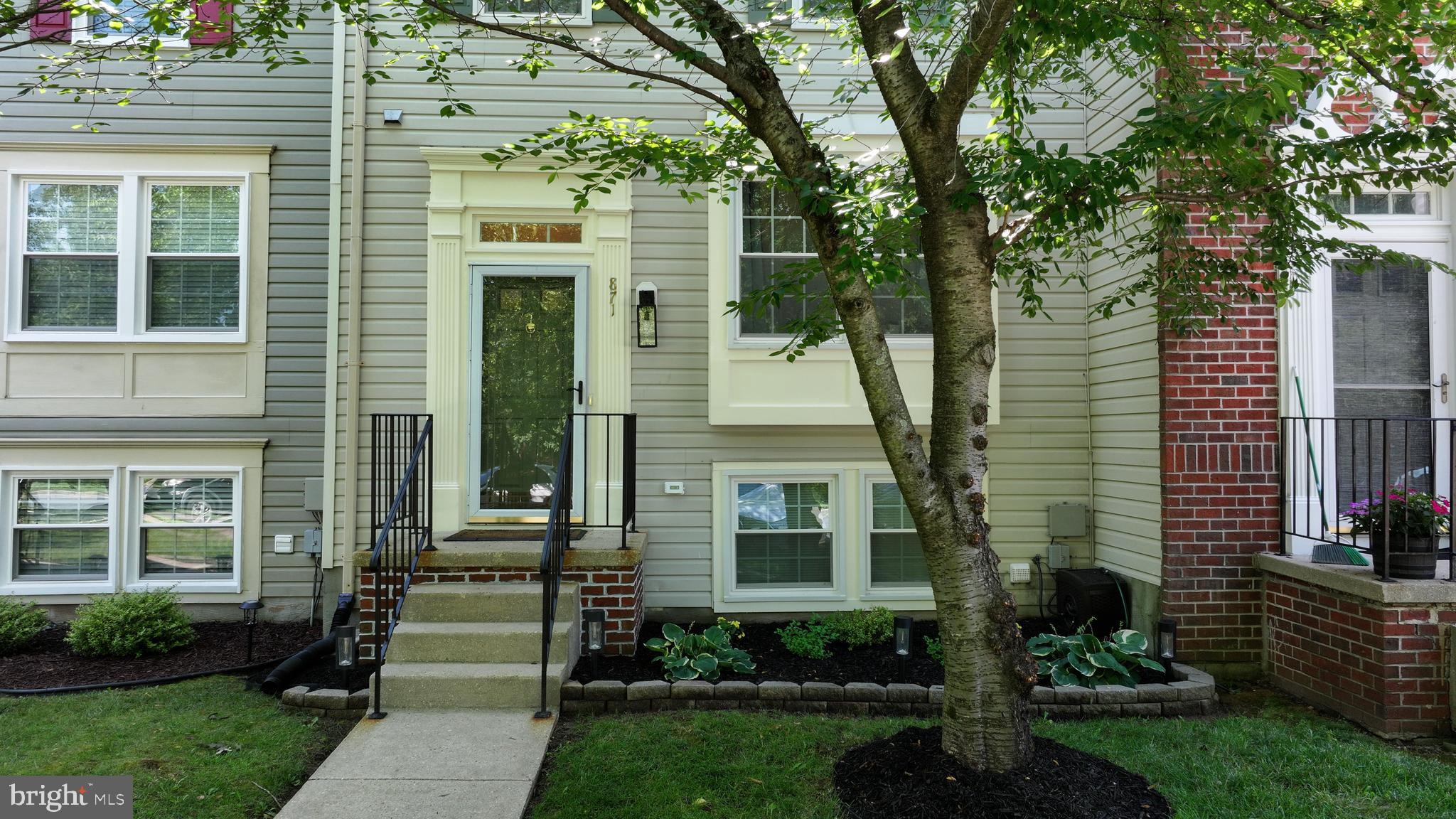 871 CHESTNUTVIEW