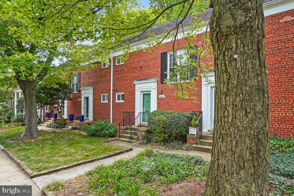 Photo of 1640 Fitzgerald Lane, ALEXANDRIA, VA 22302 (MLS # VAAX2049950)