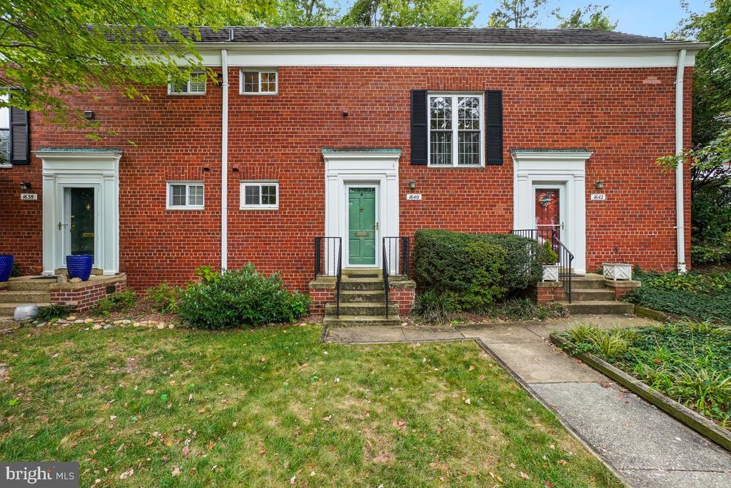 Photo of 1640 Fitzgerald Lane, ALEXANDRIA, VA 22302 (MLS # VAAX2049950)
