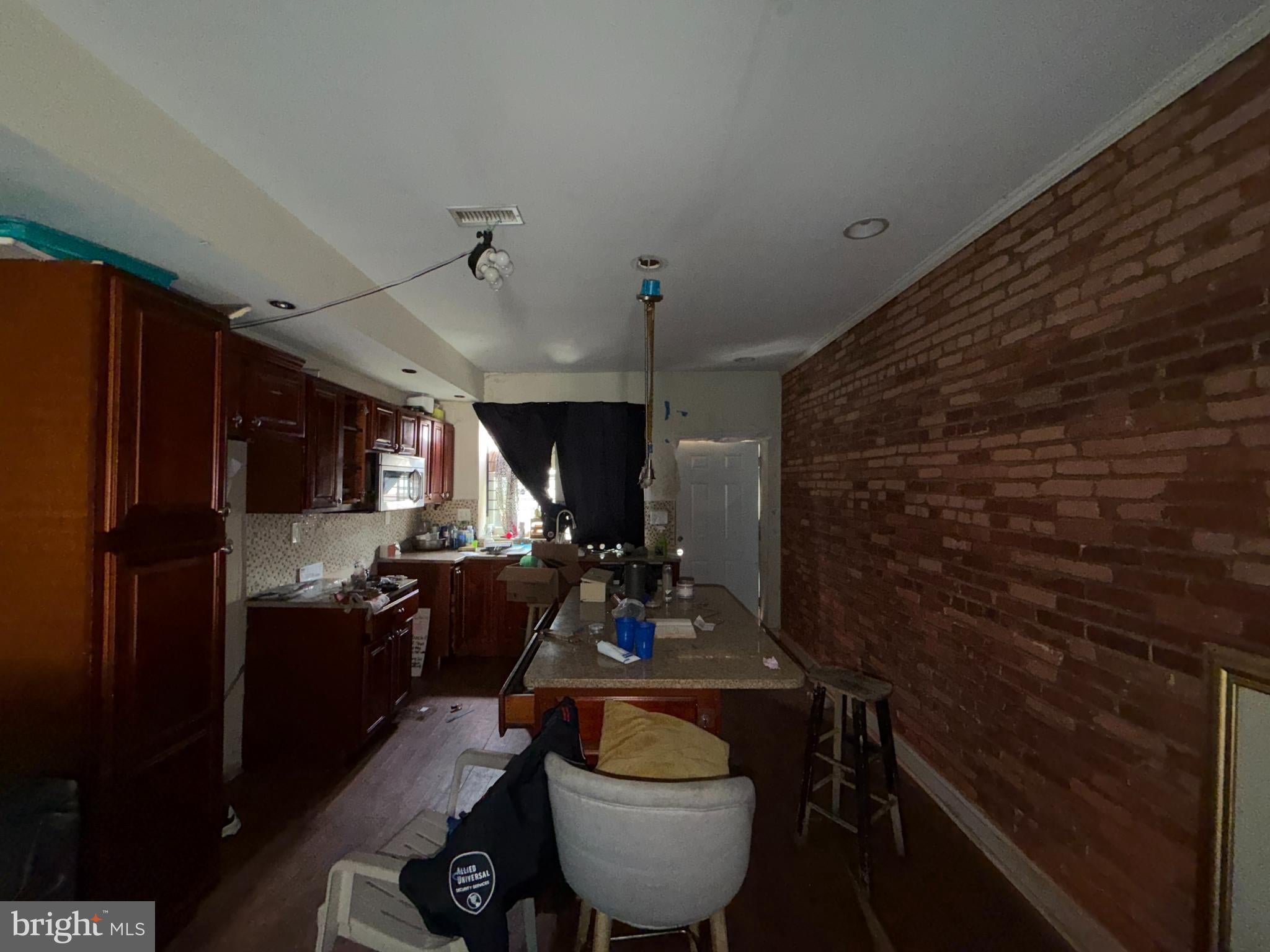 404 N MONTFORD AVENUE