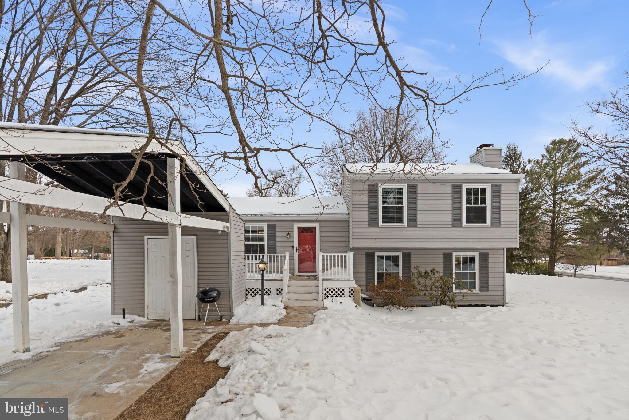 6878 HAPPYHEART LANE