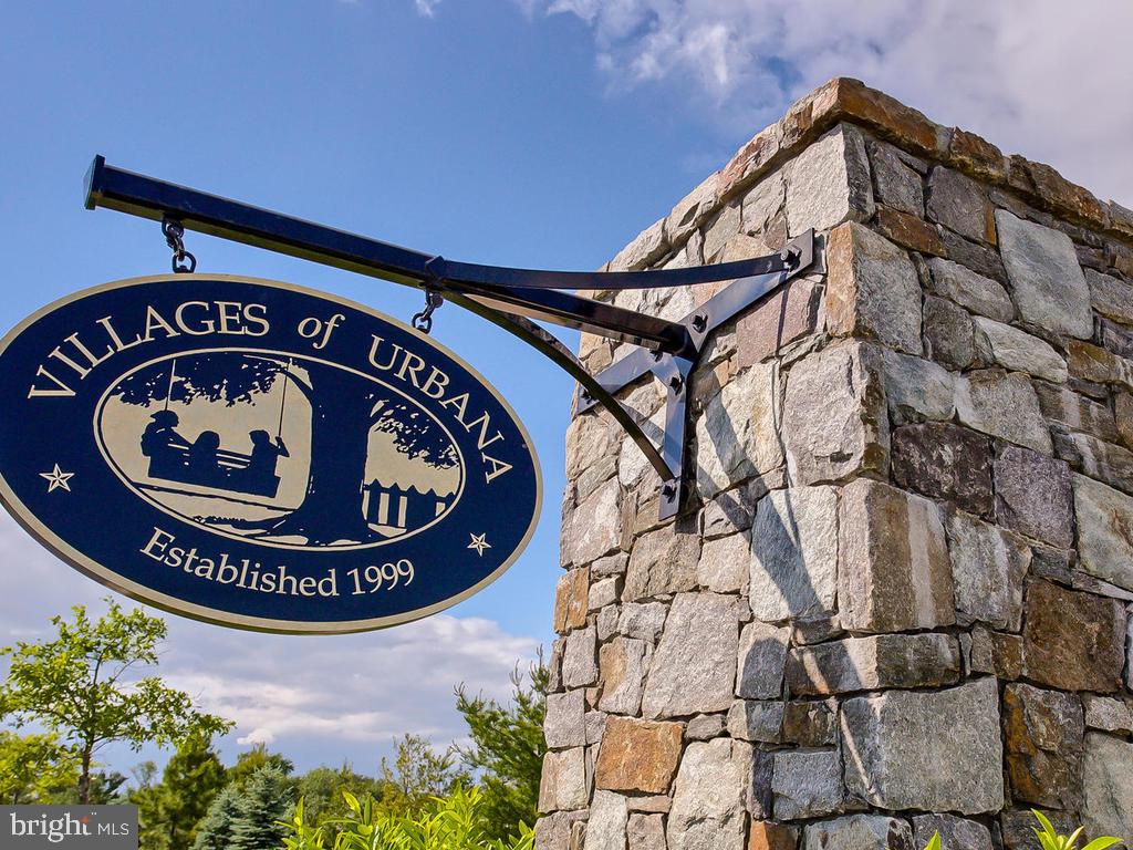 VILLAGES OF URBANA - Residential Lease