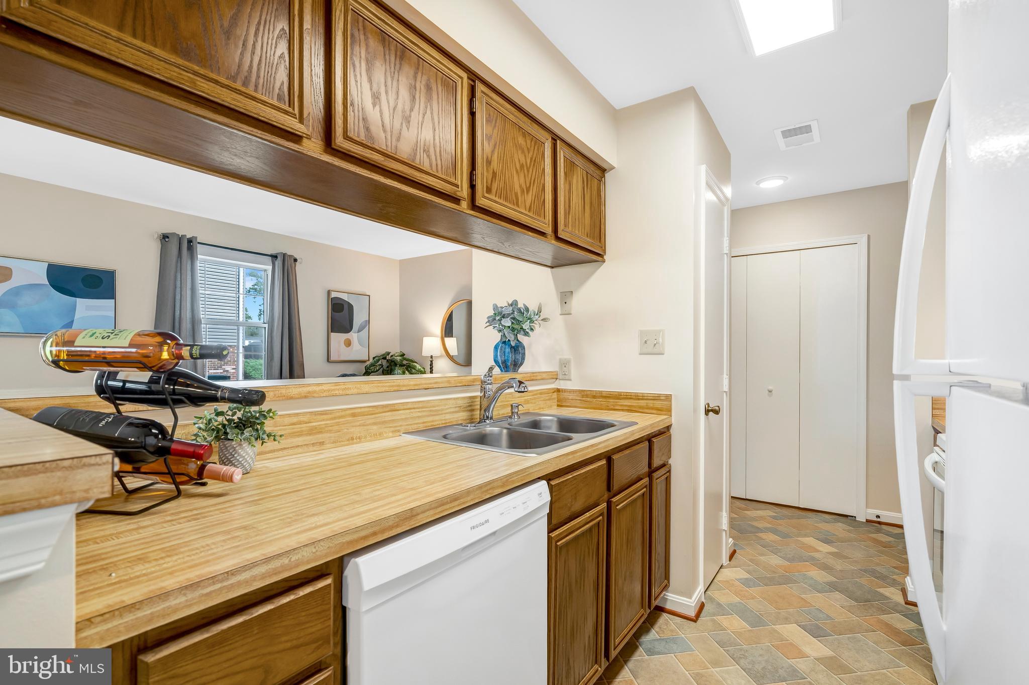 SUNNINGDALE MEADOWS - Residential