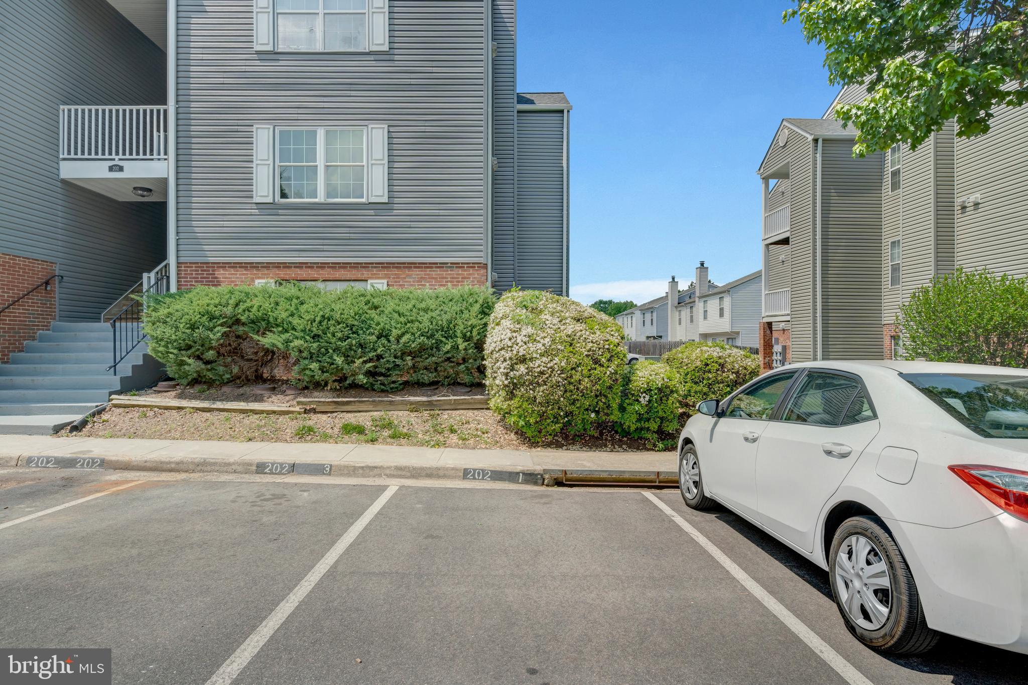 SUNNINGDALE MEADOWS - Residential