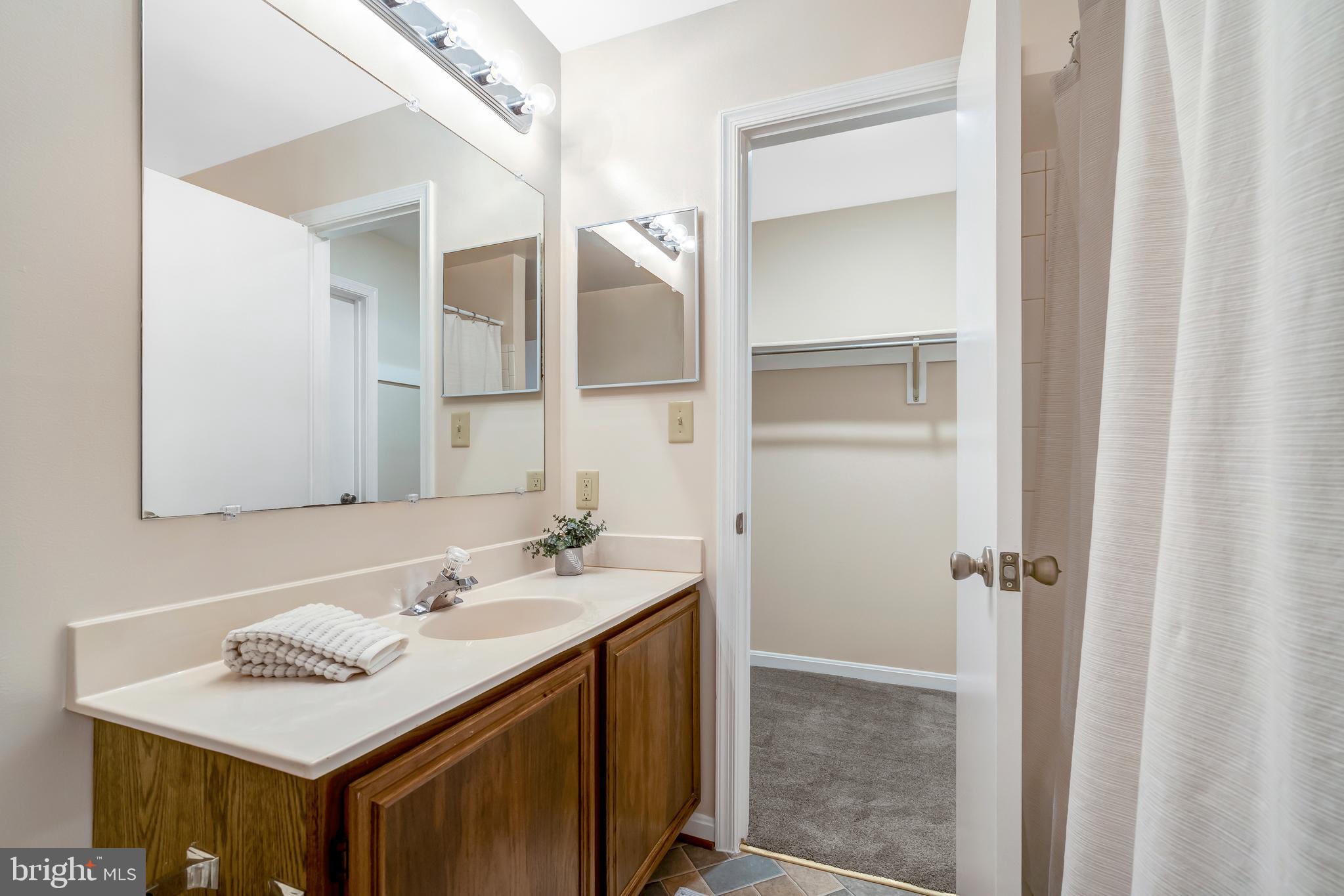 SUNNINGDALE MEADOWS - Residential