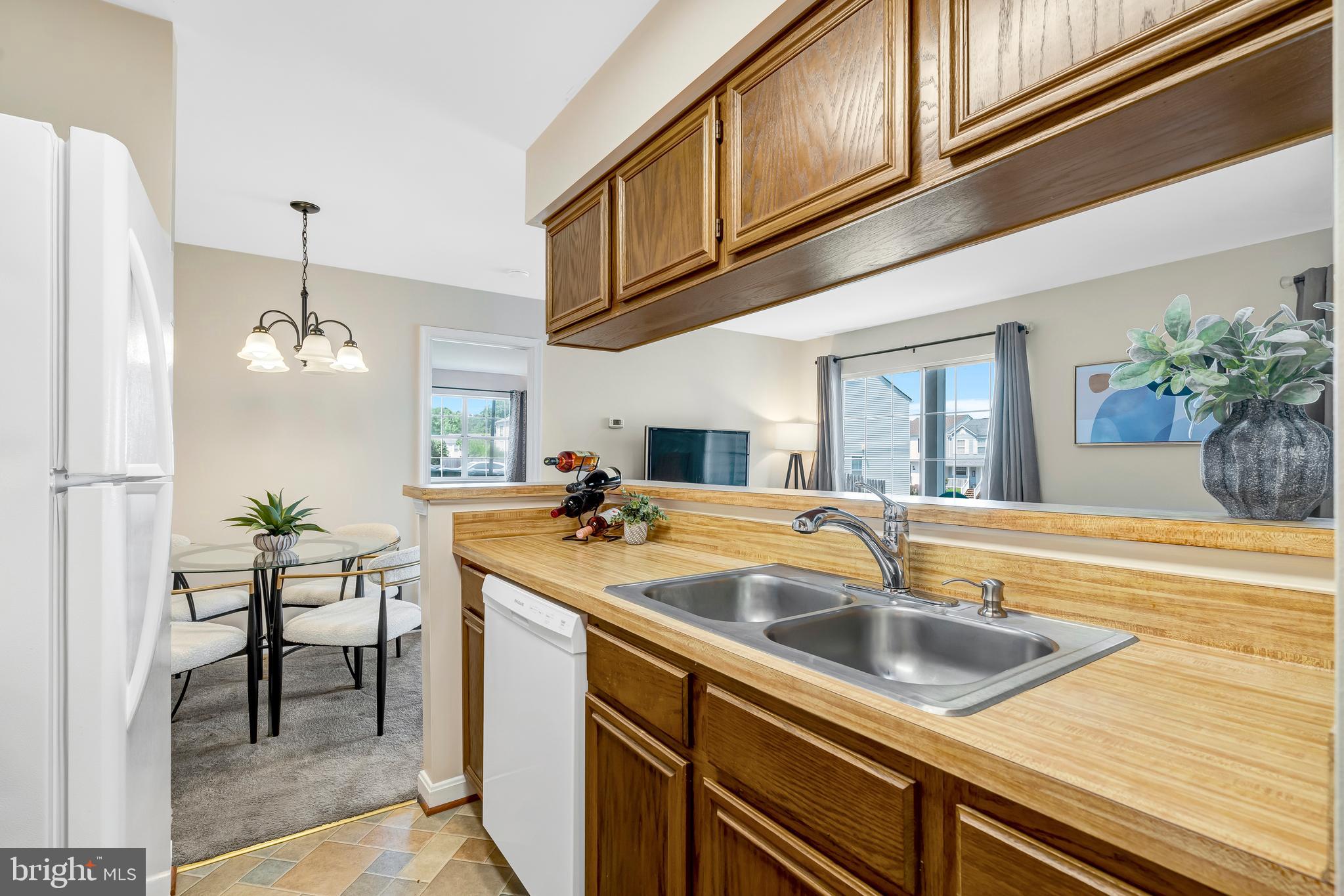 SUNNINGDALE MEADOWS - Residential