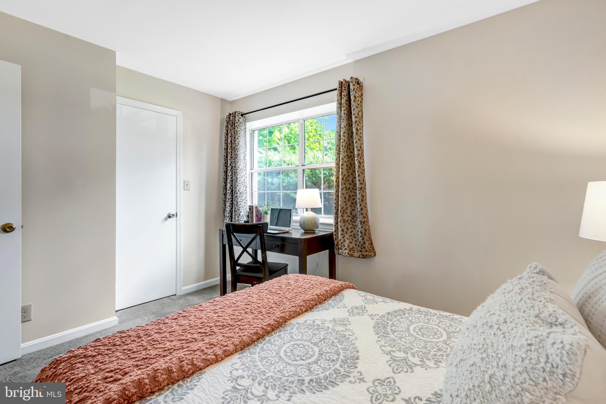 SUNNINGDALE MEADOWS - Residential