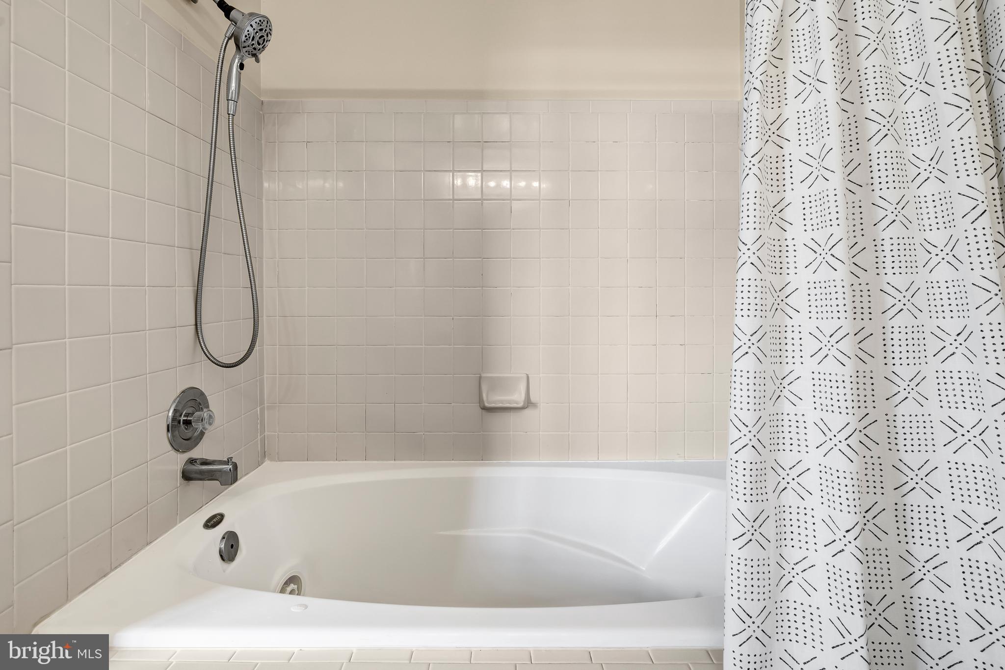 SUNNINGDALE MEADOWS - Residential