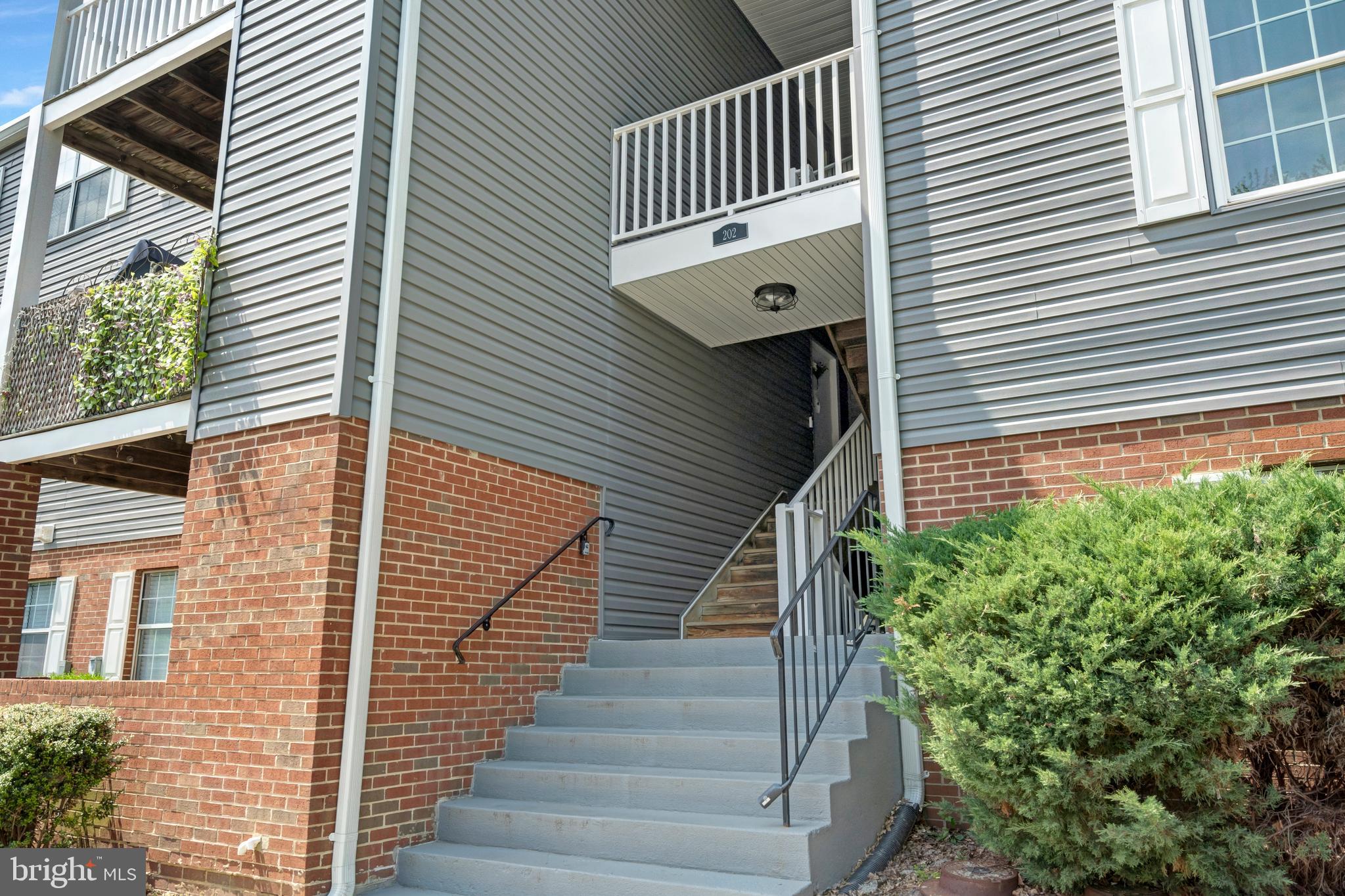 SUNNINGDALE MEADOWS - Residential