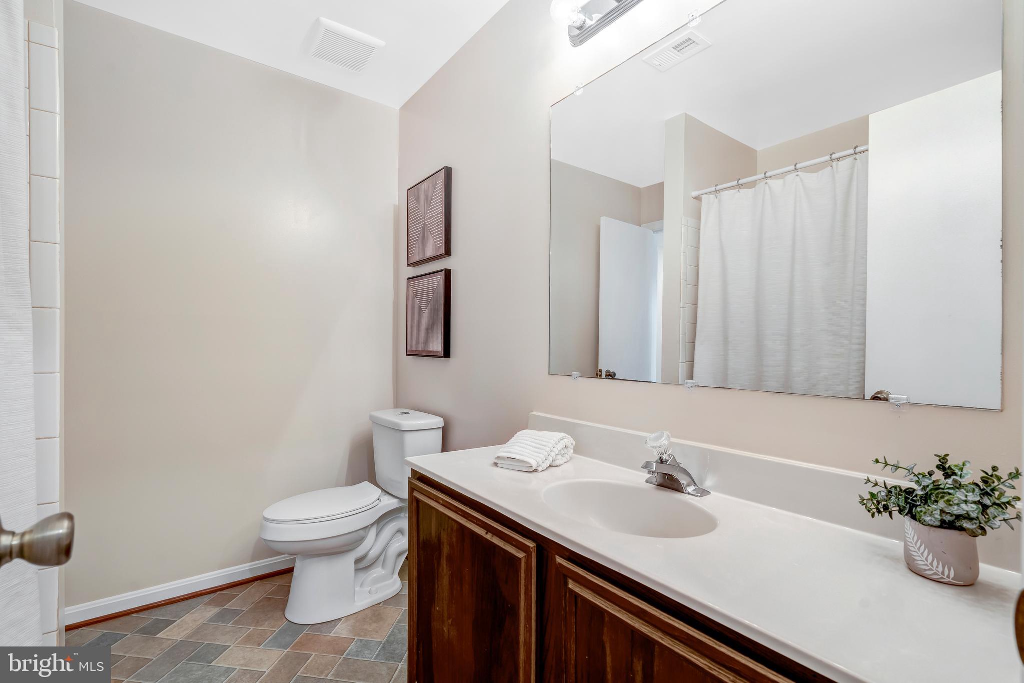 SUNNINGDALE MEADOWS - Residential