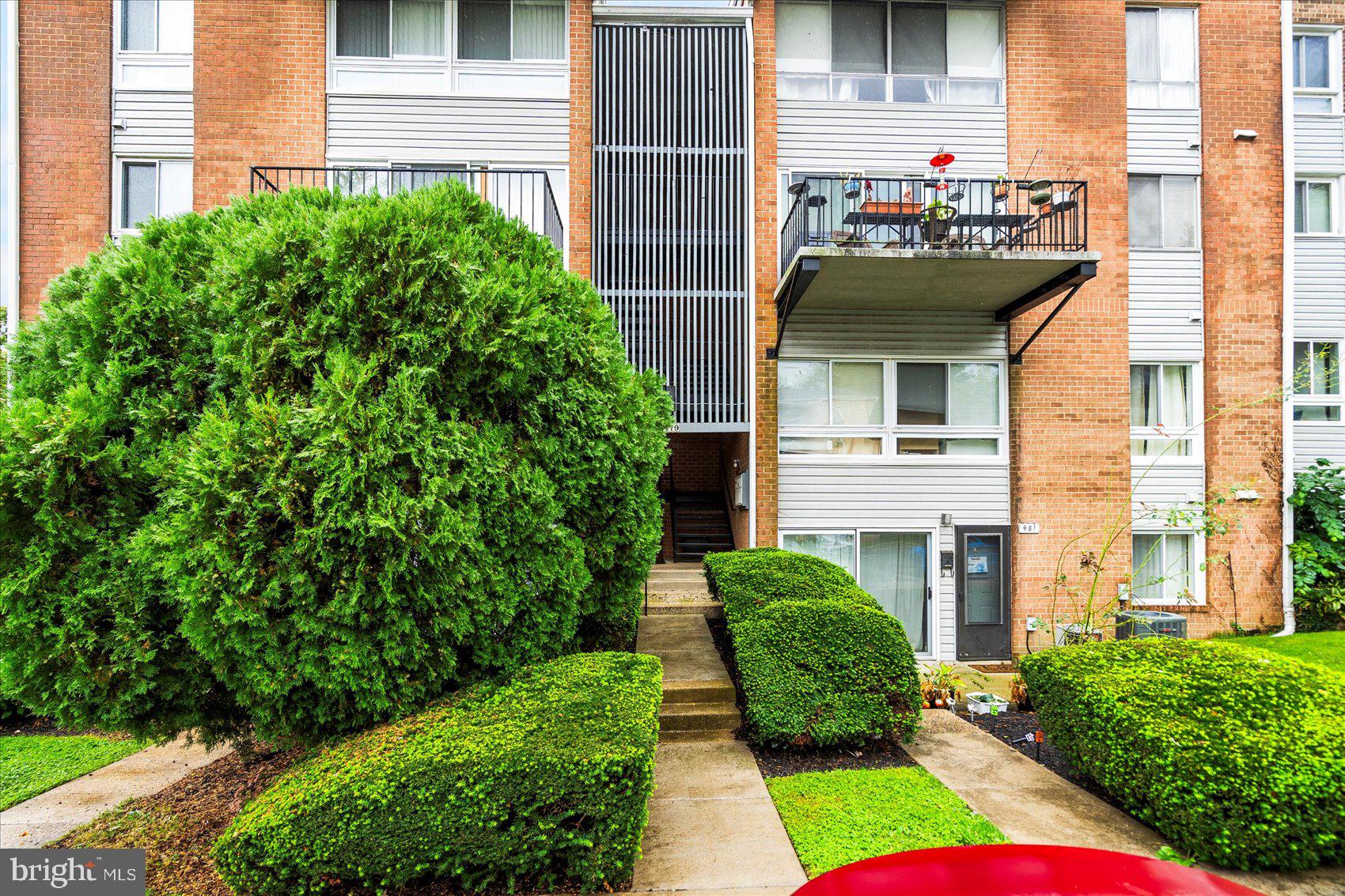MOORES MILL MANOR - Residential