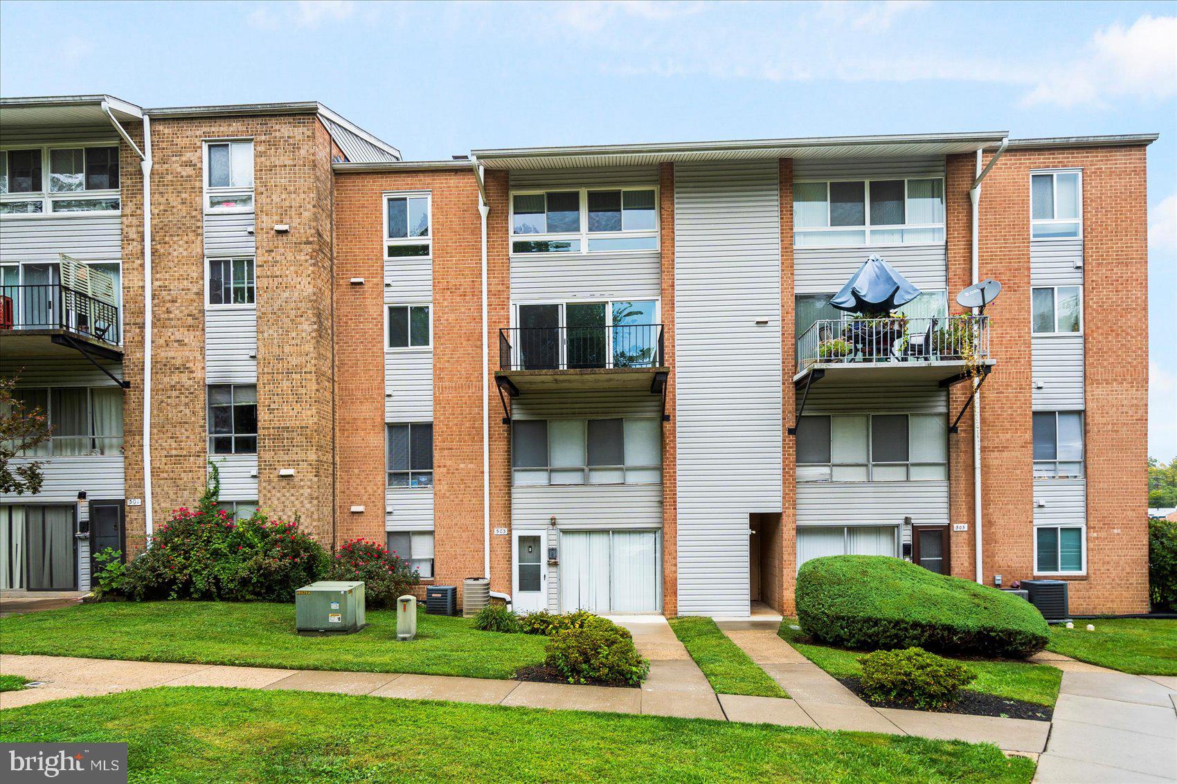 MOORES MILL MANOR - Residential