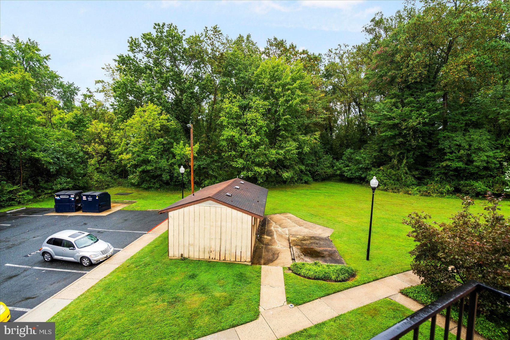 MOORES MILL MANOR - Residential