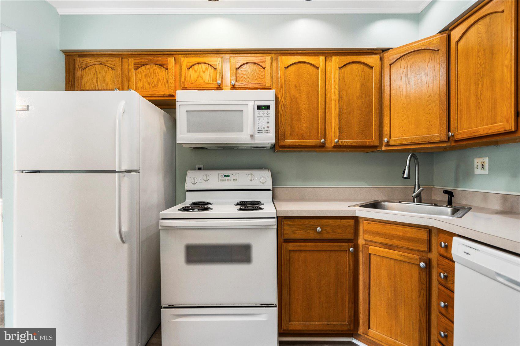MOORES MILL MANOR - Residential