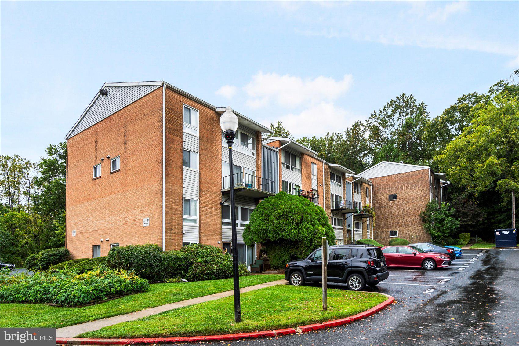 MOORES MILL MANOR - Residential