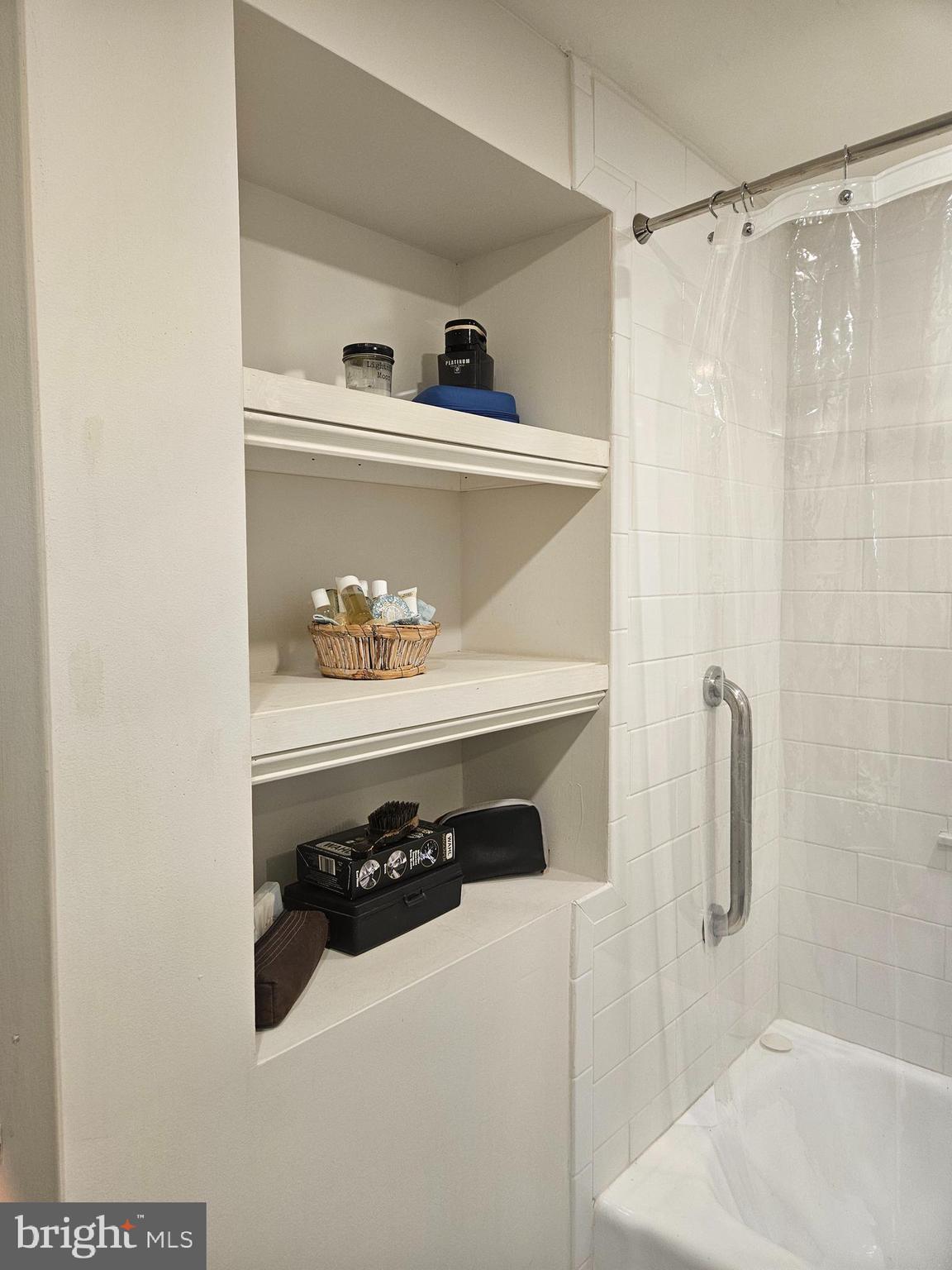 FAIRMOUNT - Residential Lease