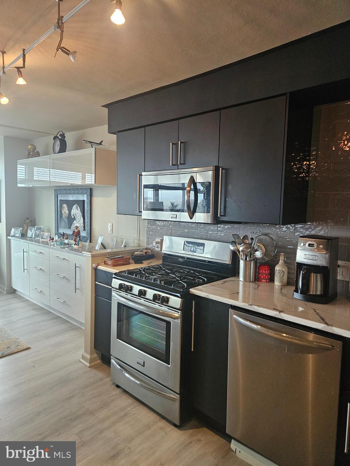 FAIRMOUNT - Residential Lease