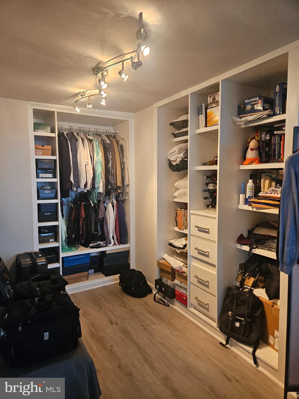 FAIRMOUNT - Residential Lease