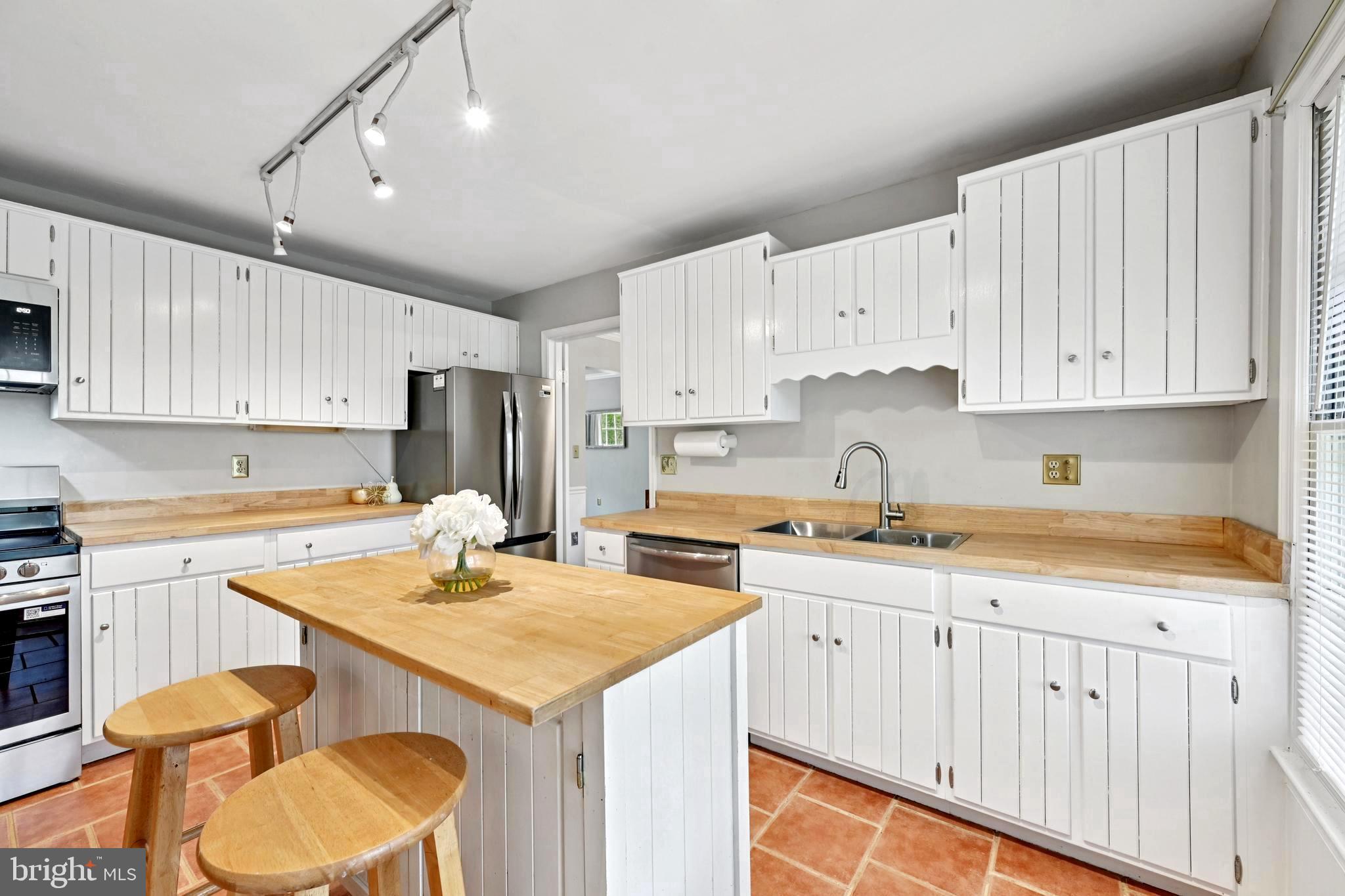 LINGANORE VIEW - Residential