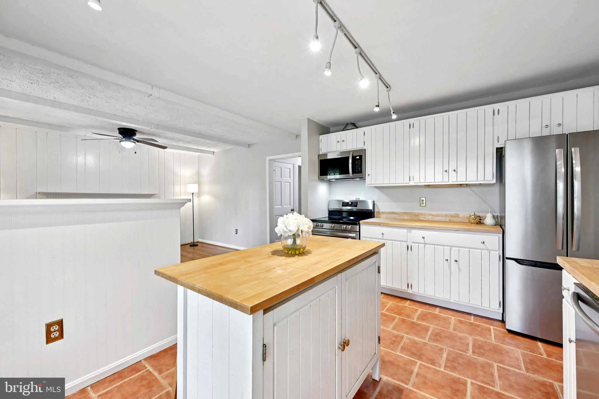 LINGANORE VIEW - Residential