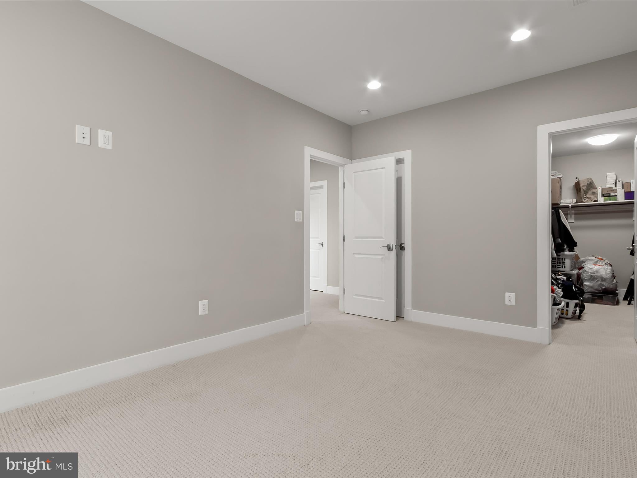 OAKWOOD KNOLLS - Residential