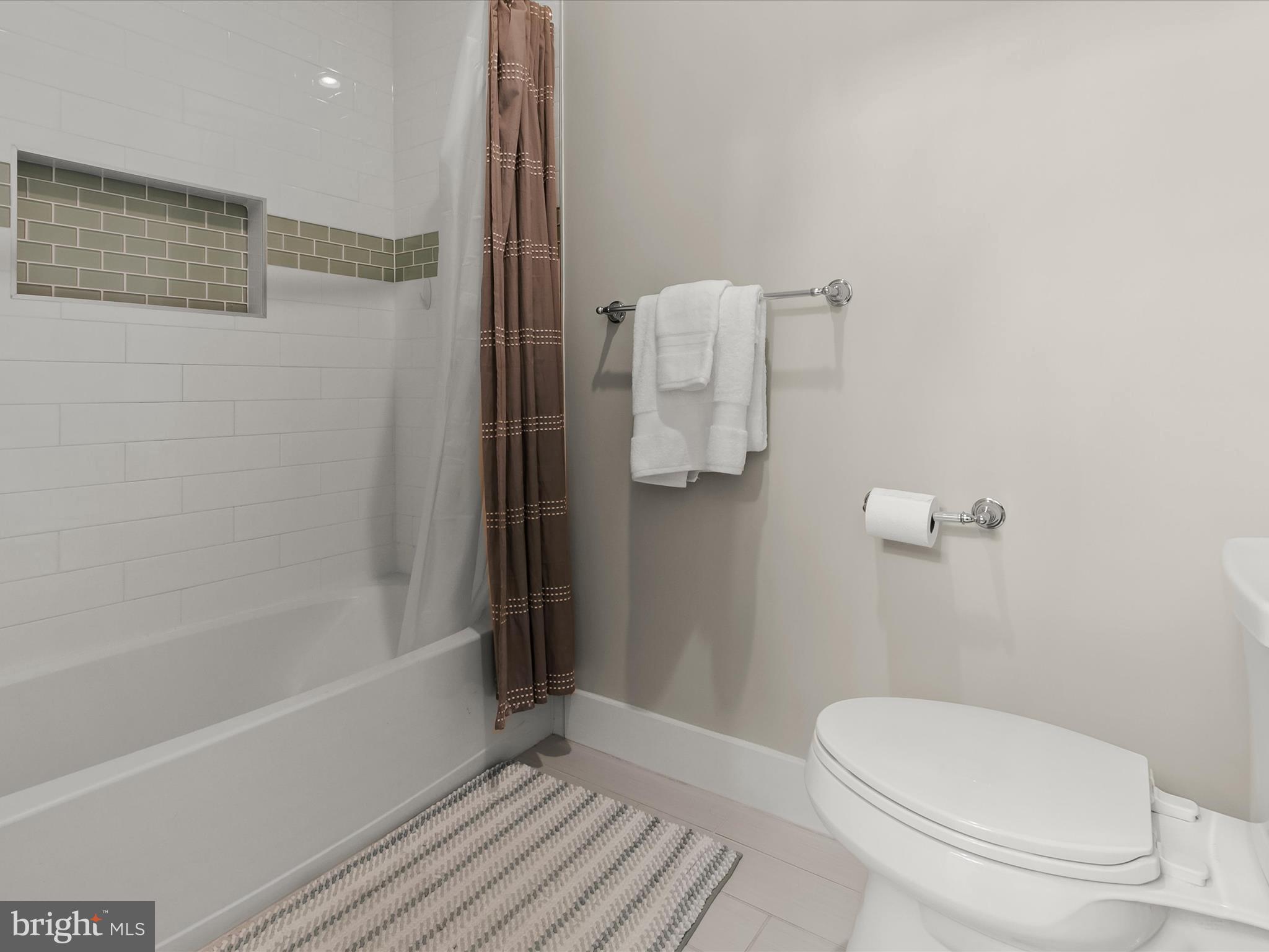 OAKWOOD KNOLLS - Residential