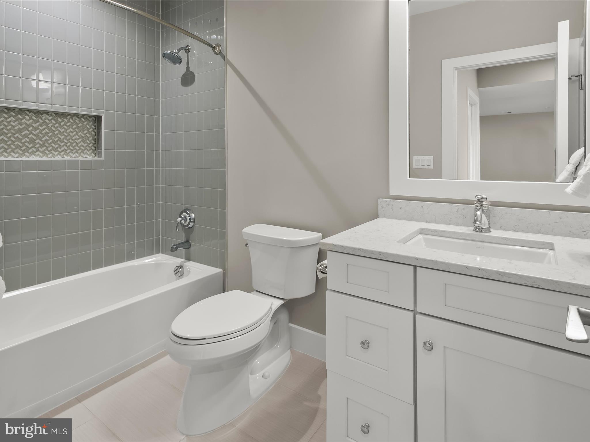 OAKWOOD KNOLLS - Residential