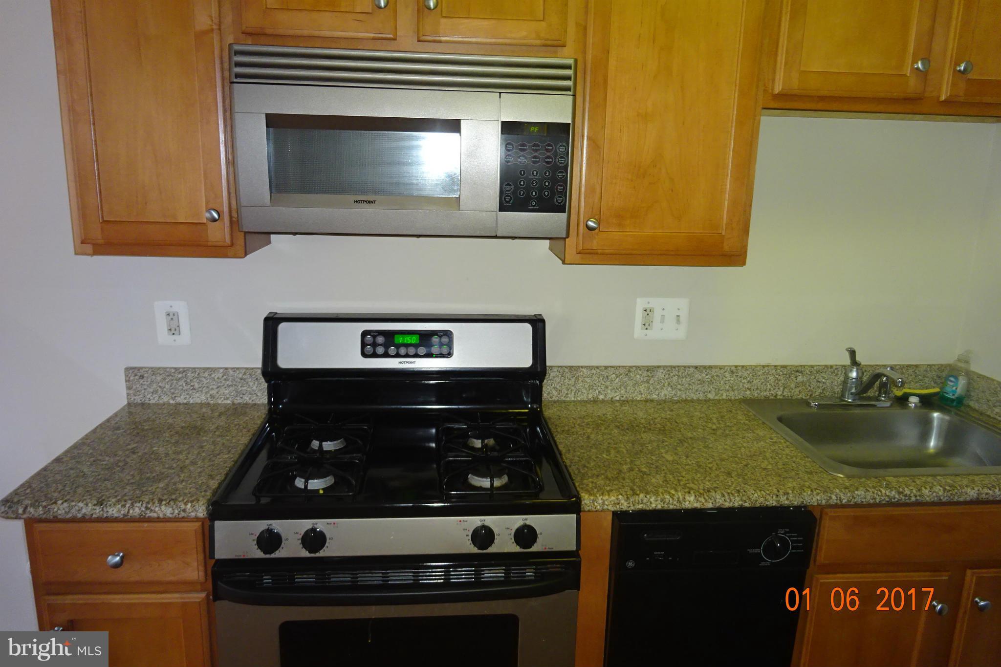 THE OAKS MAIN STREET LAUREL - Residential Lease