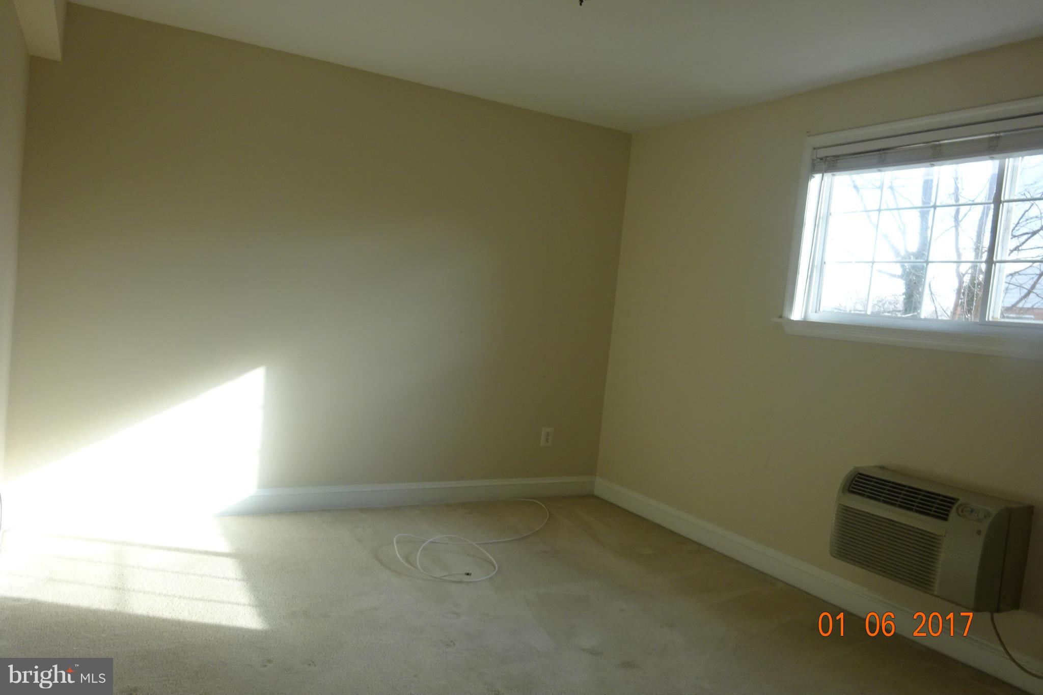 THE OAKS MAIN STREET LAUREL - Residential Lease