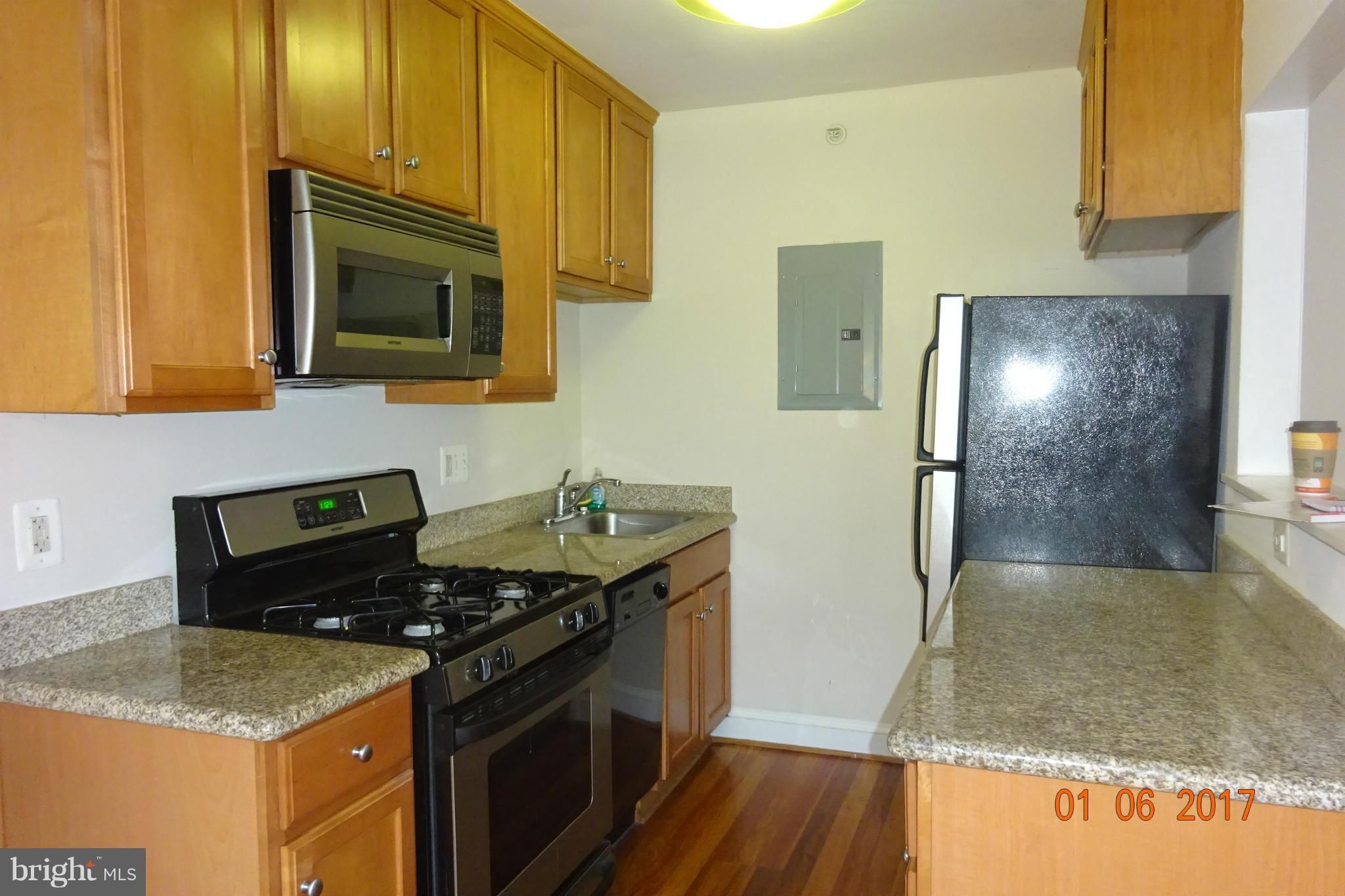 THE OAKS MAIN STREET LAUREL - Residential Lease
