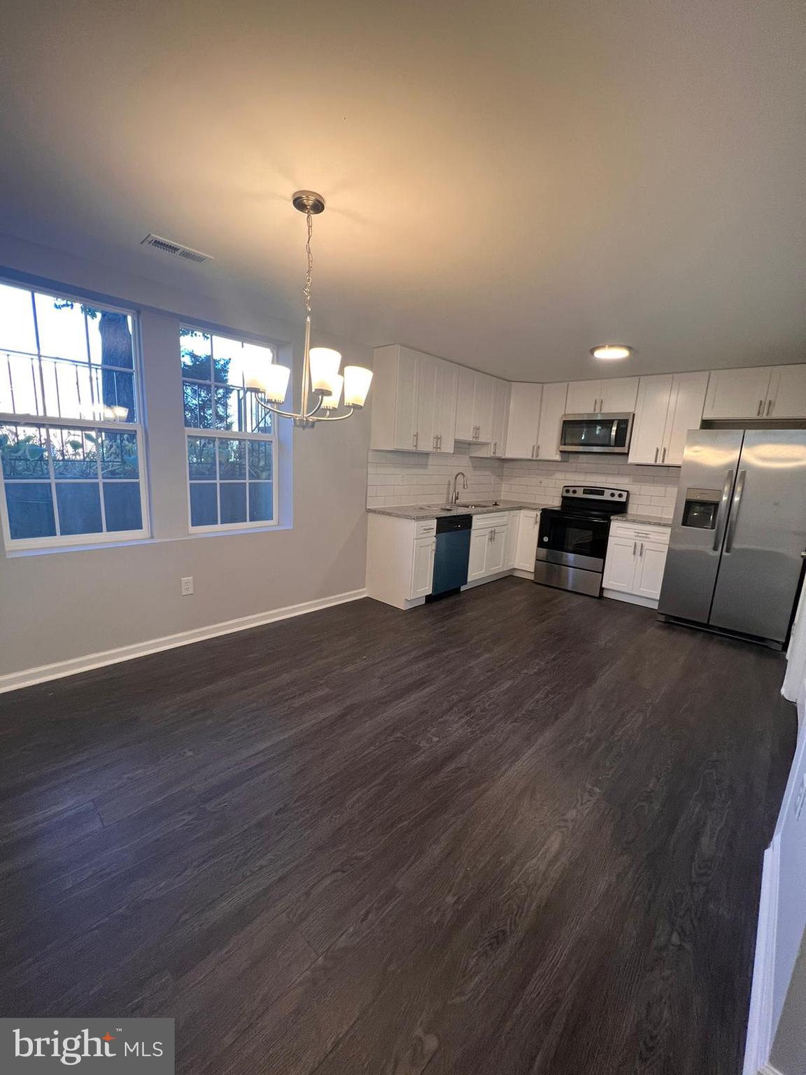 THE HUNTSMAN CONDOMINIUM - Residential