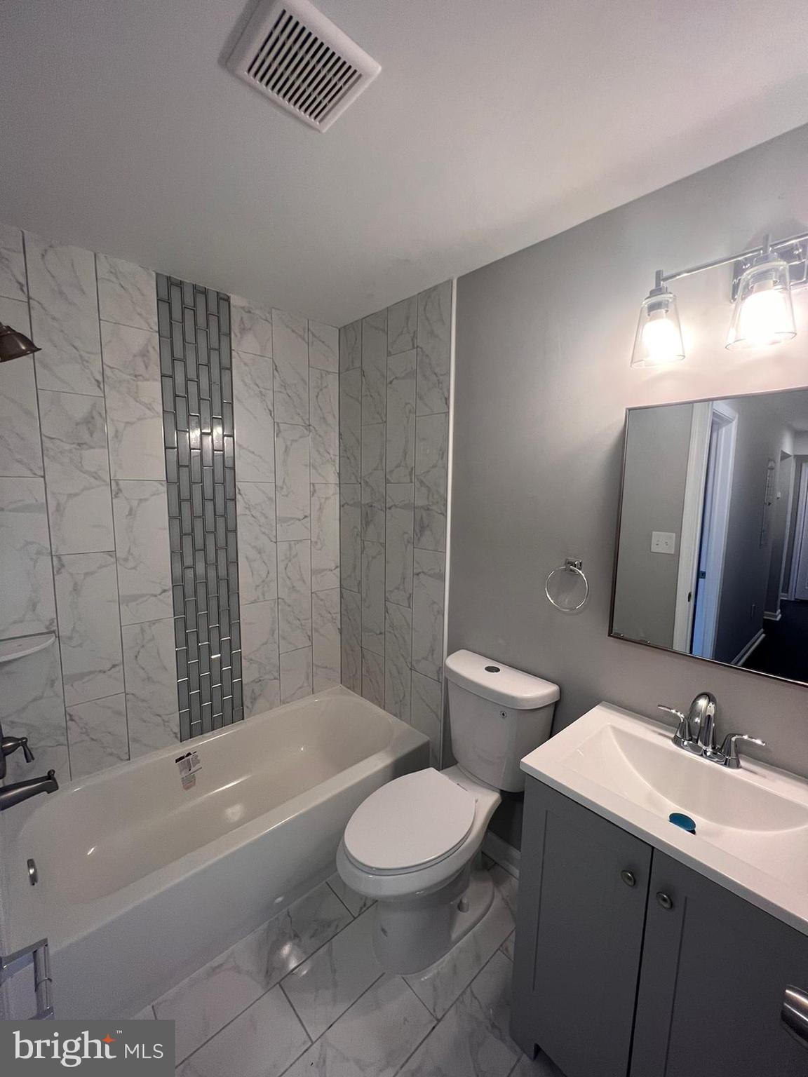 THE HUNTSMAN CONDOMINIUM - Residential