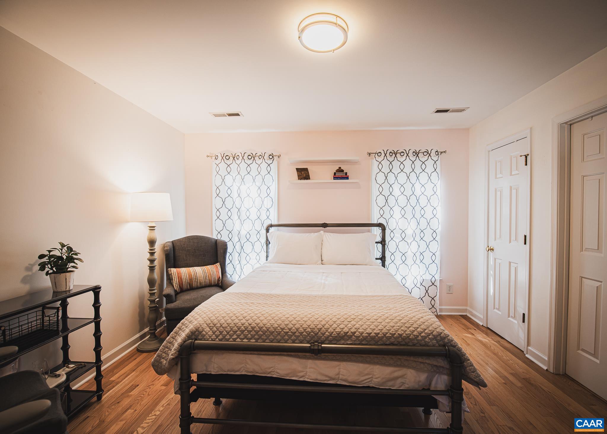 PARKSIDE VILLAGE - Residential