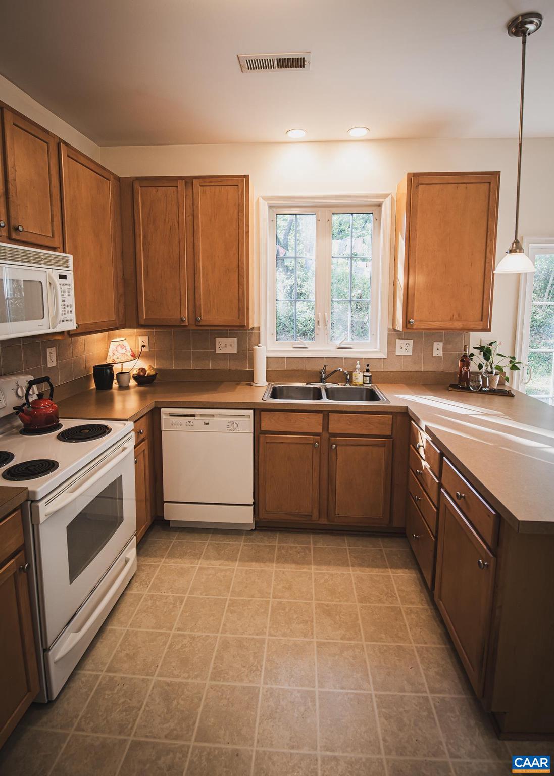 PARKSIDE VILLAGE - Residential