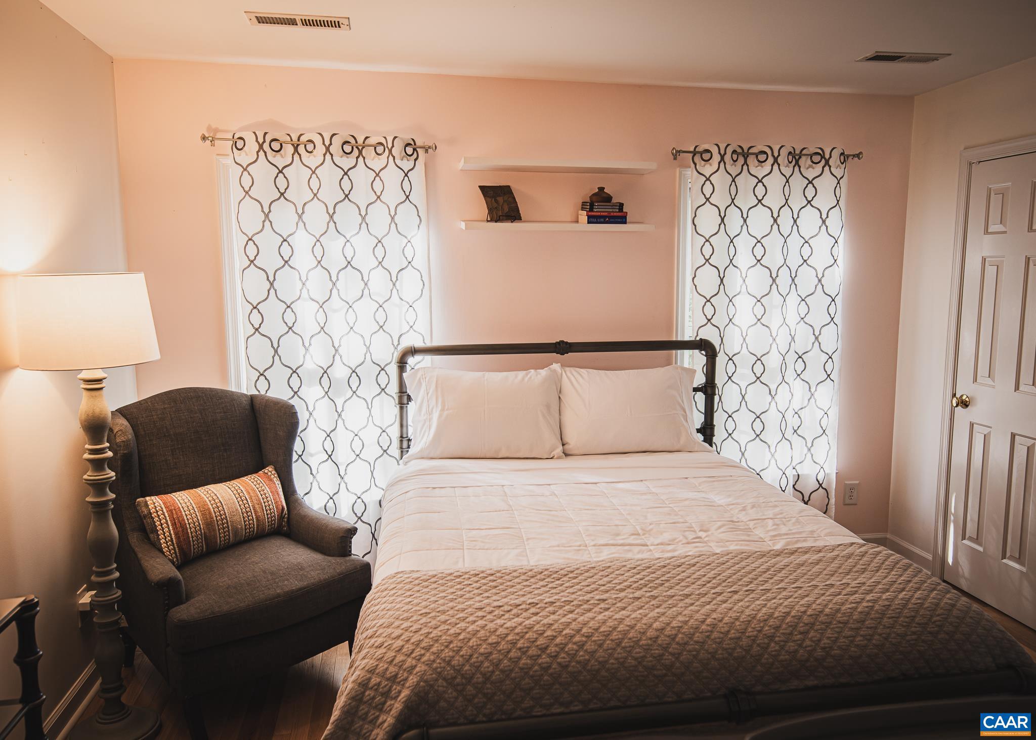 PARKSIDE VILLAGE - Residential