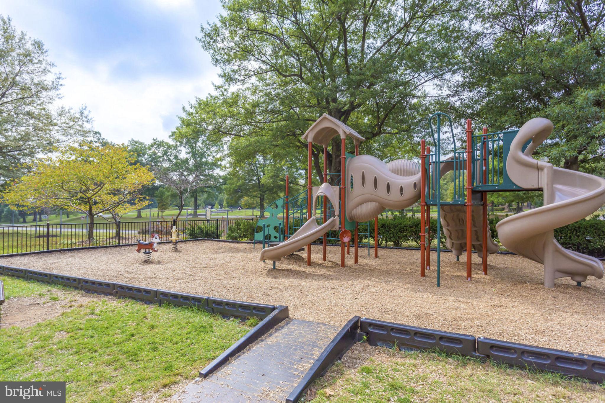 RIVER PLACE - Residential