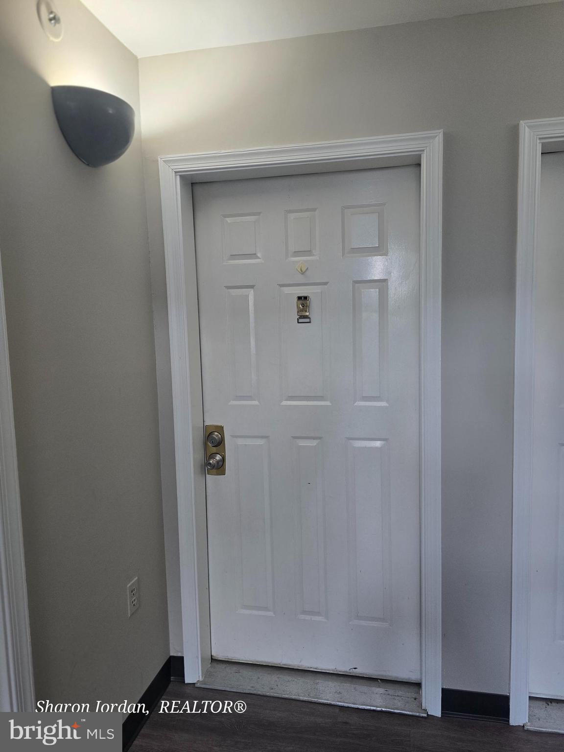 MONTGOMERY RUN - Residential Lease