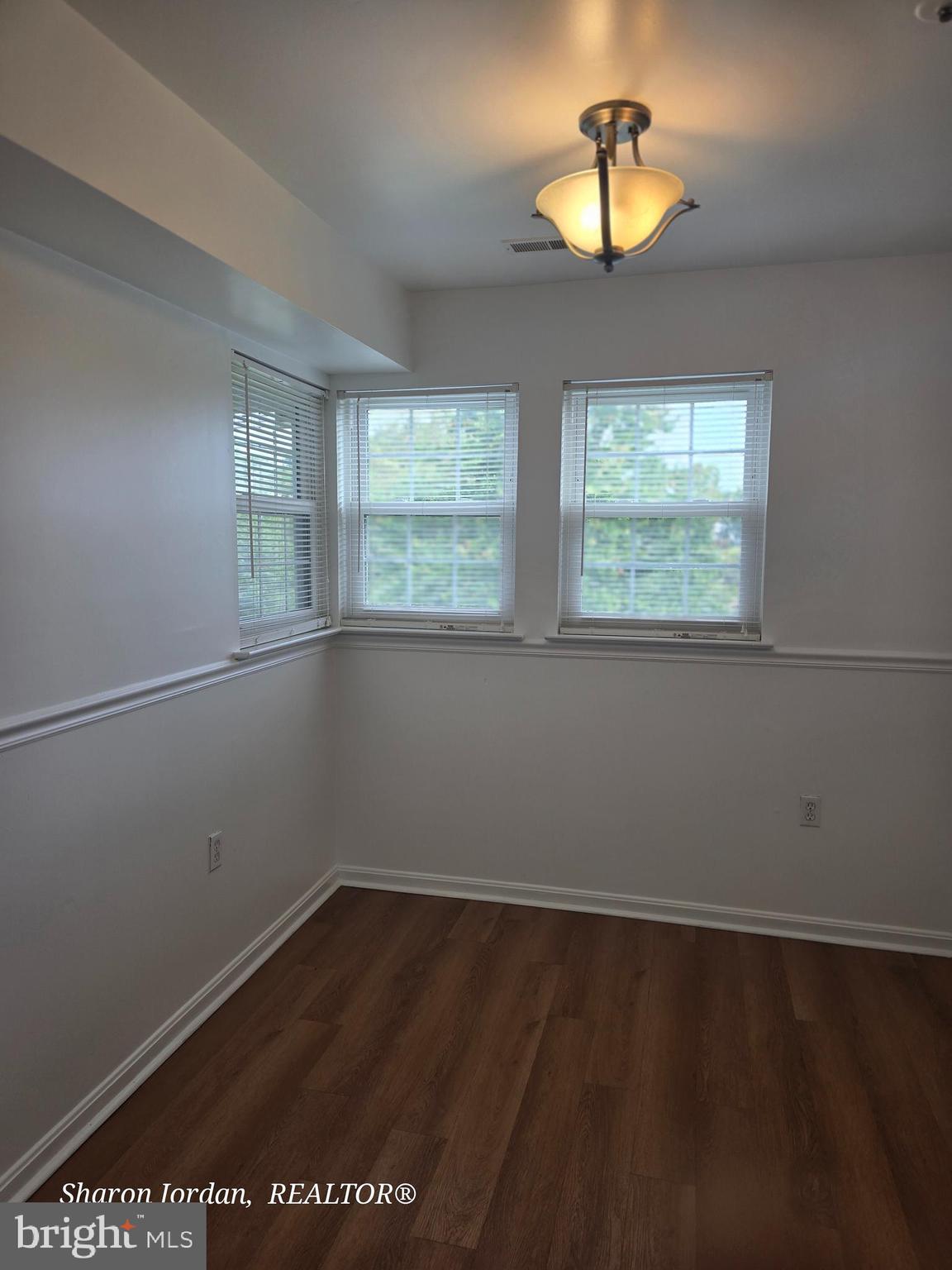 MONTGOMERY RUN - Residential Lease