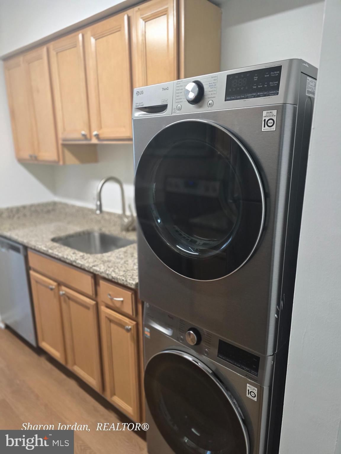 MONTGOMERY RUN - Residential Lease