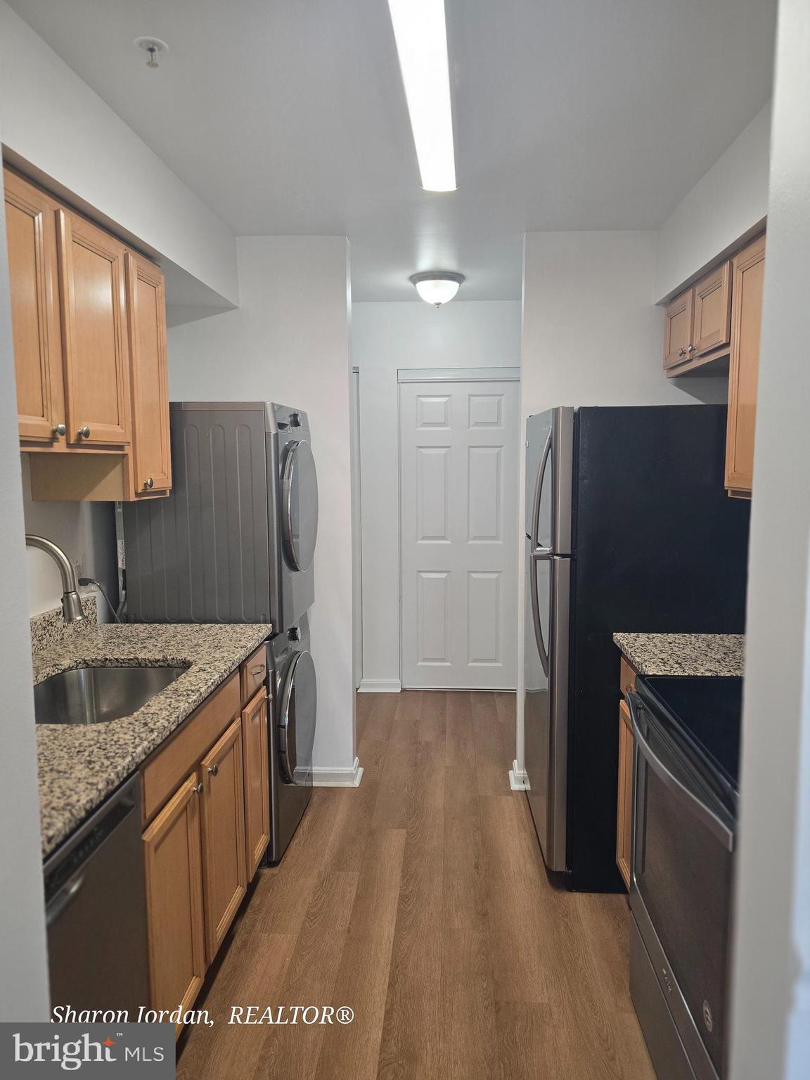 MONTGOMERY RUN - Residential Lease