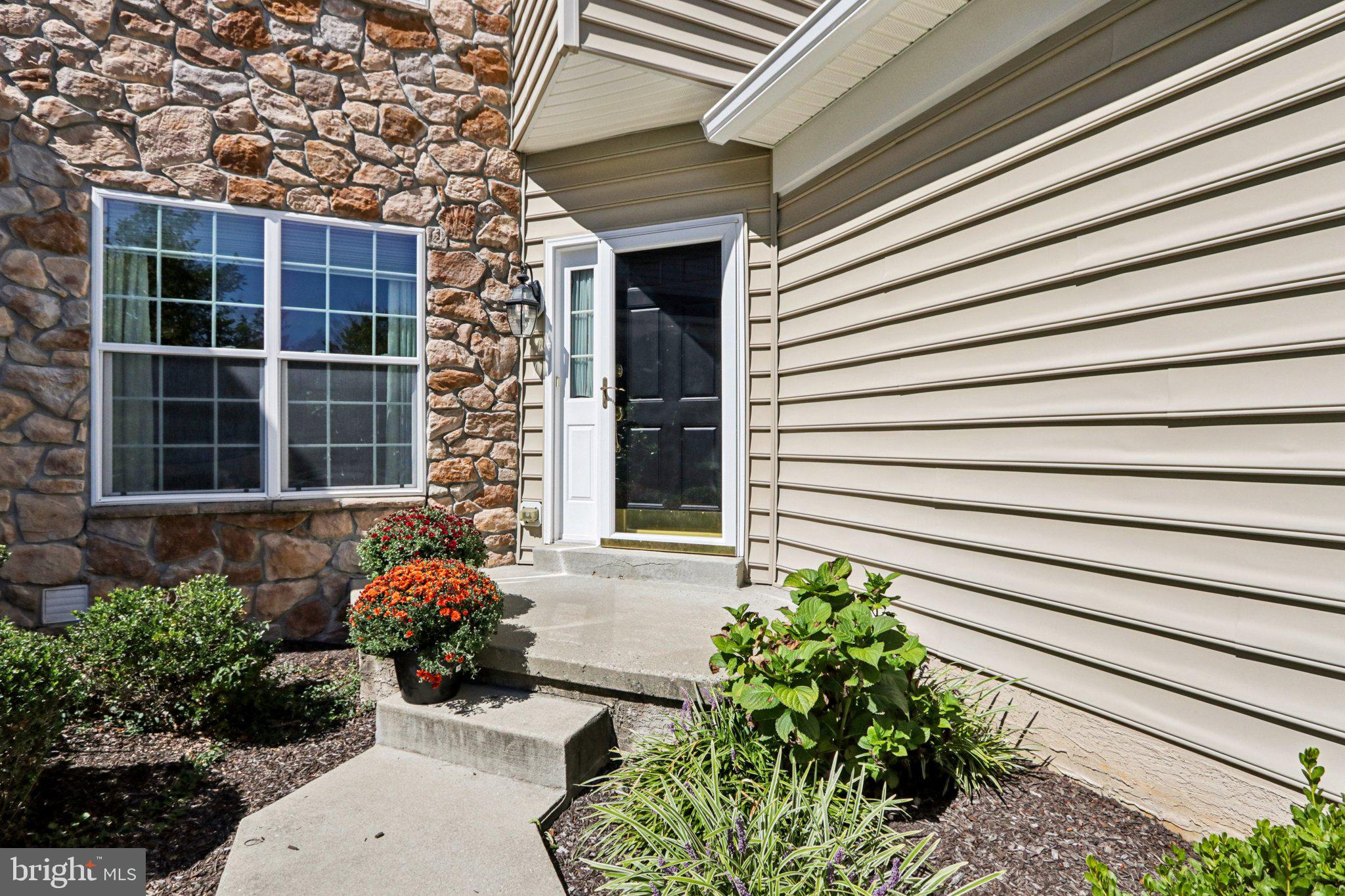 15 OAKBROOK COURT