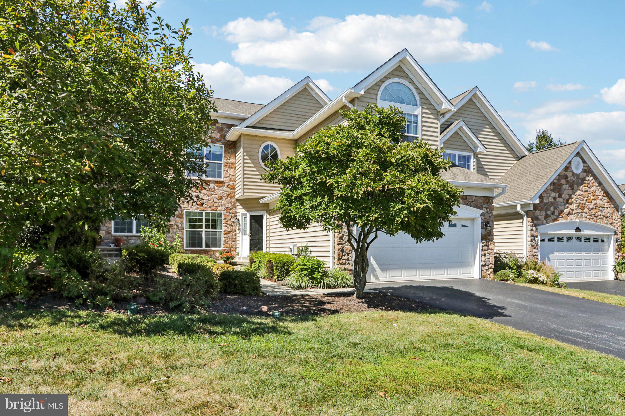 15 OAKBROOK COURT